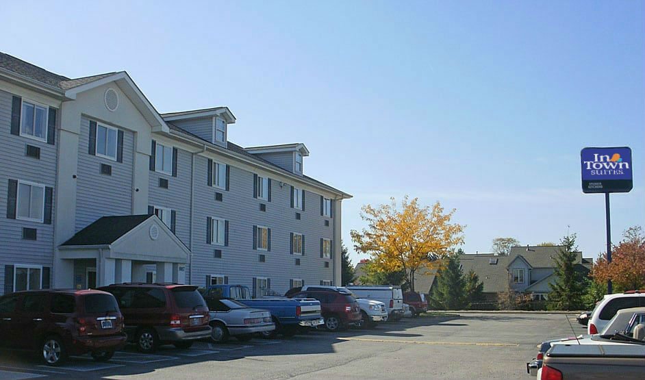 Indianapolis South IN Extended Stay Hotel InTown Suites   Grw 2 2 